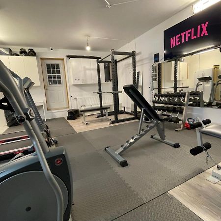 4-Bedroom Villa With Private Gym And Hot-Tub Reykjavik Exterior photo